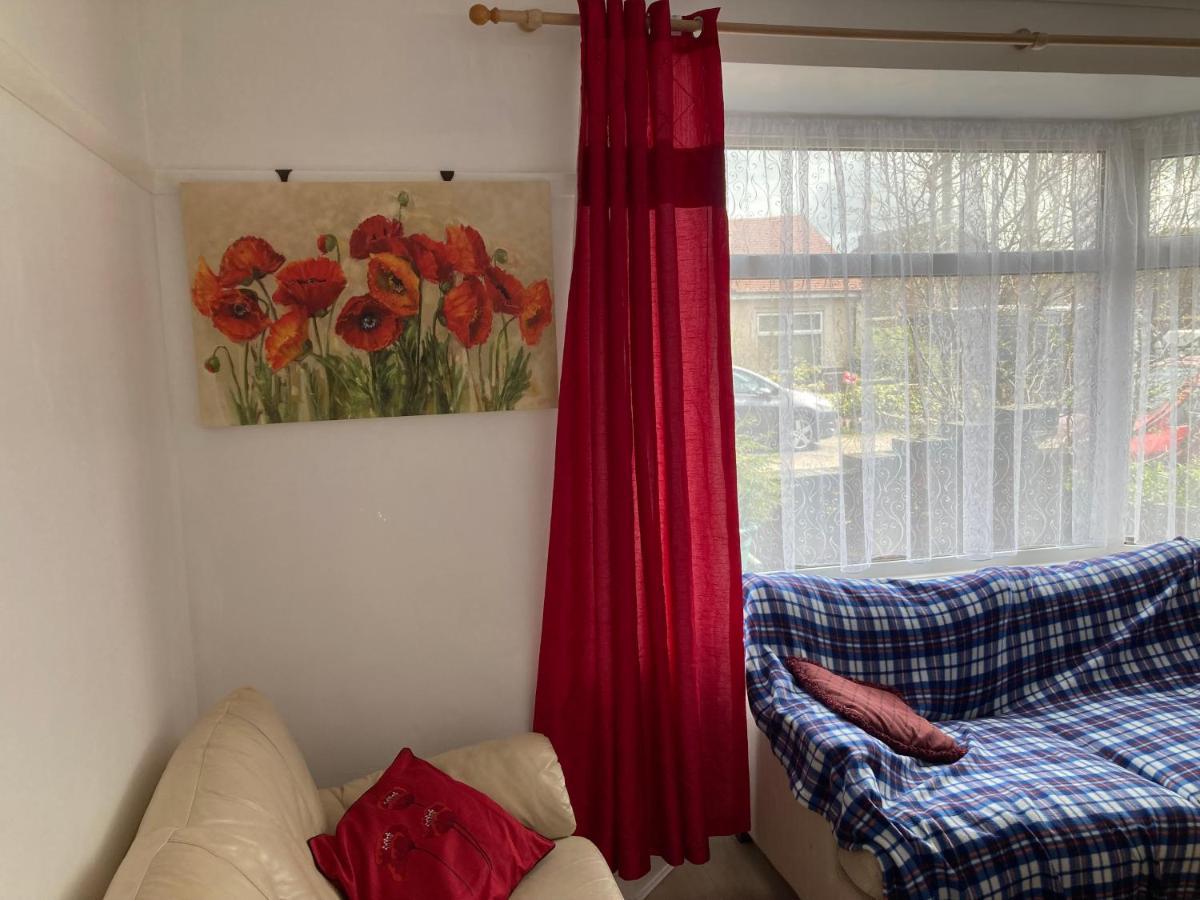 Bob's House Quiet Retreat With Large Shared Garden Holiday home *