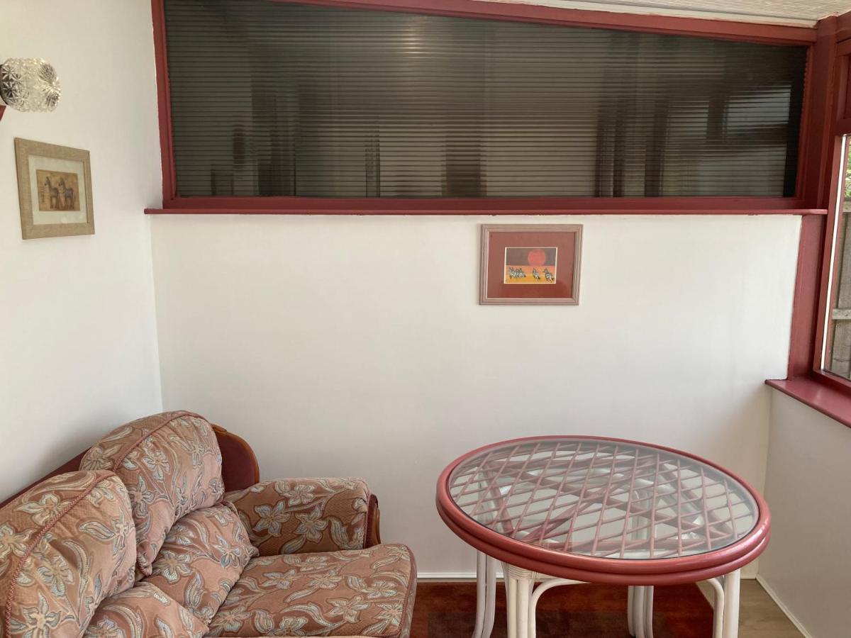 Bob's House Quiet Retreat With Large Shared Garden Vakantiehuis *